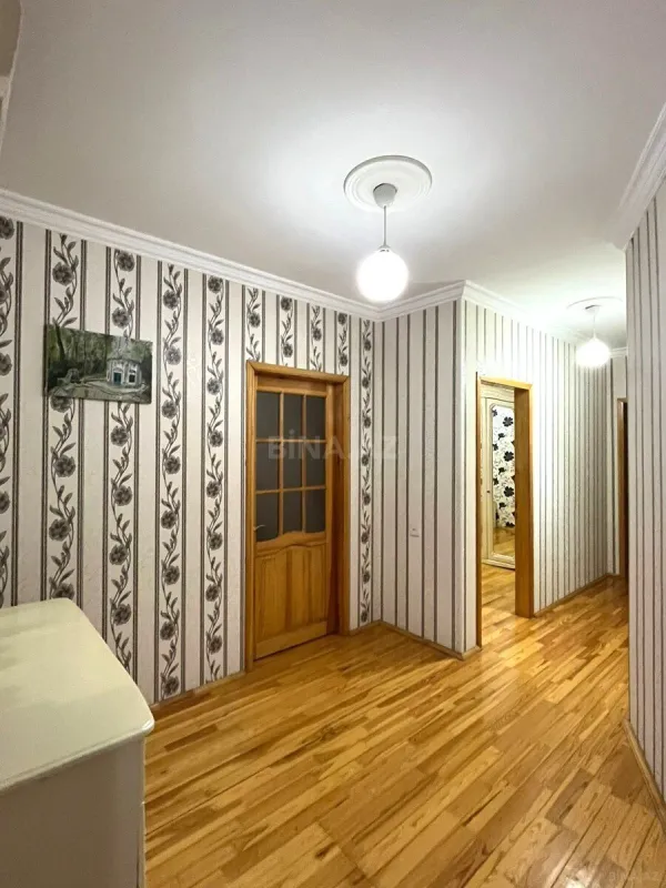 Satılır 2 otaqlı mənzil 82 m²