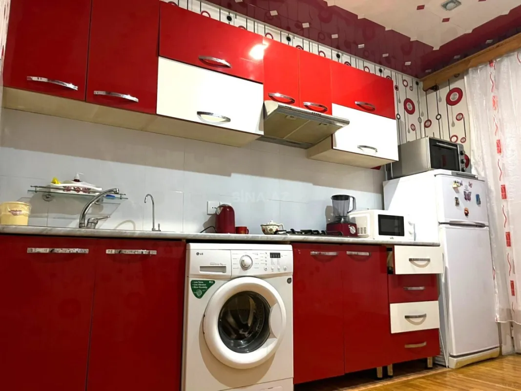 Satılır 2 otaqlı mənzil 82 m²
