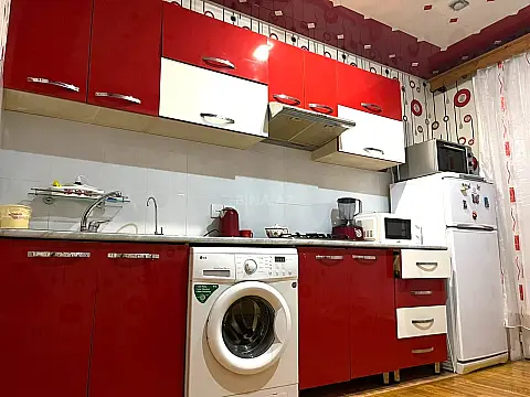Satılır 2 otaqlı mənzil 82 m²