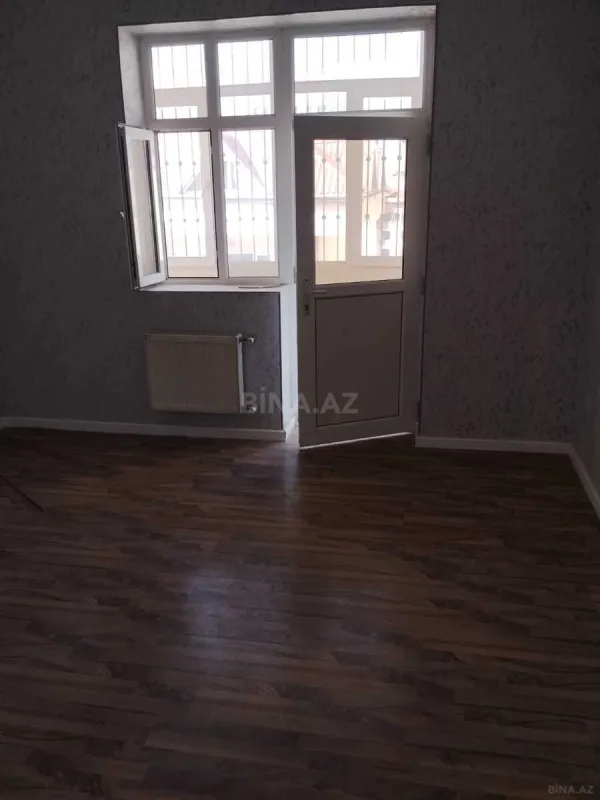 Satılır 4 otaqlı mənzil 165 m²
