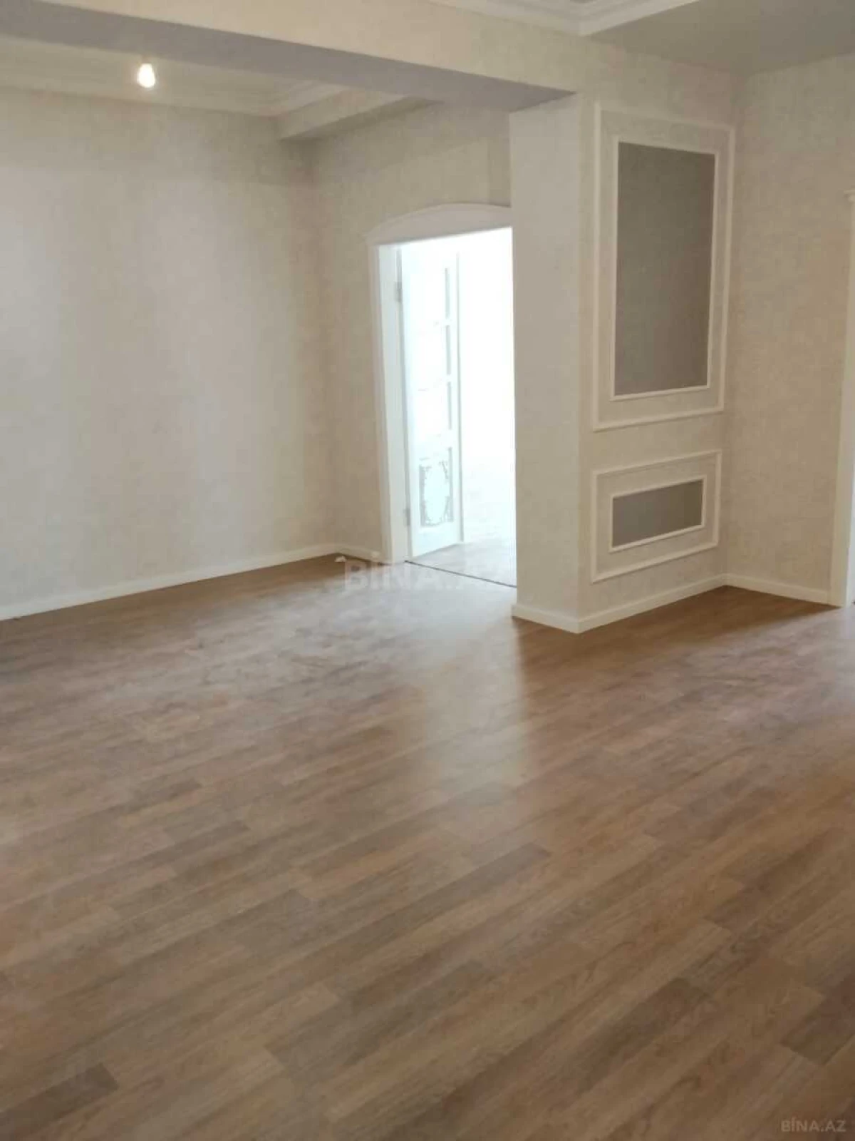 Satılır 4 otaqlı mənzil 165 m²