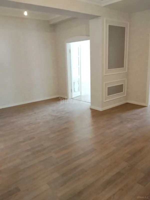 Satılır 4 otaqlı mənzil 165 m²