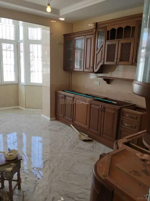 Satılır 4 otaqlı mənzil 165 m²