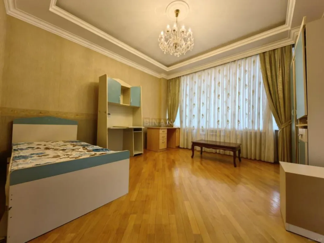 Kirayə verilir 3 otaqlı mənzil 120 m²