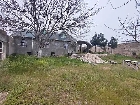 Satılır 5 otaqlı həyət evi 100 m²