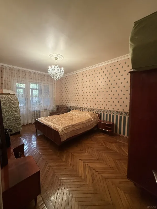 Satılır 4 otaqlı mənzil 101 m²