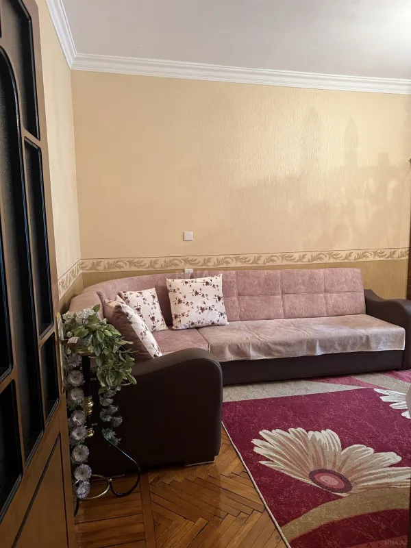 Satılır 4 otaqlı mənzil 101 m²