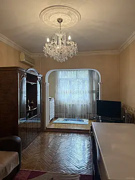 Satılır 4 otaqlı mənzil 101 m²