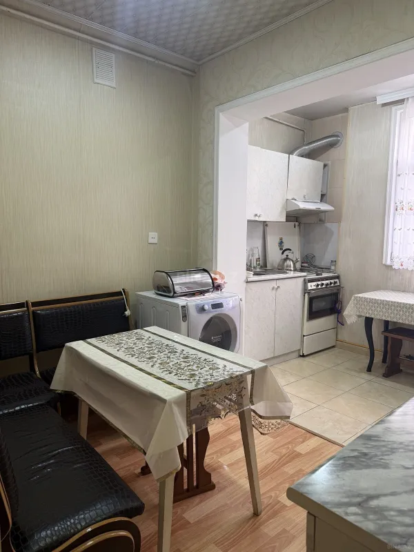 Satılır 4 otaqlı mənzil 101 m²