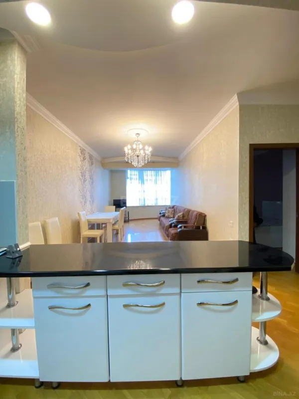 Kirayə verilir 2 otaqlı mənzil 75 m²