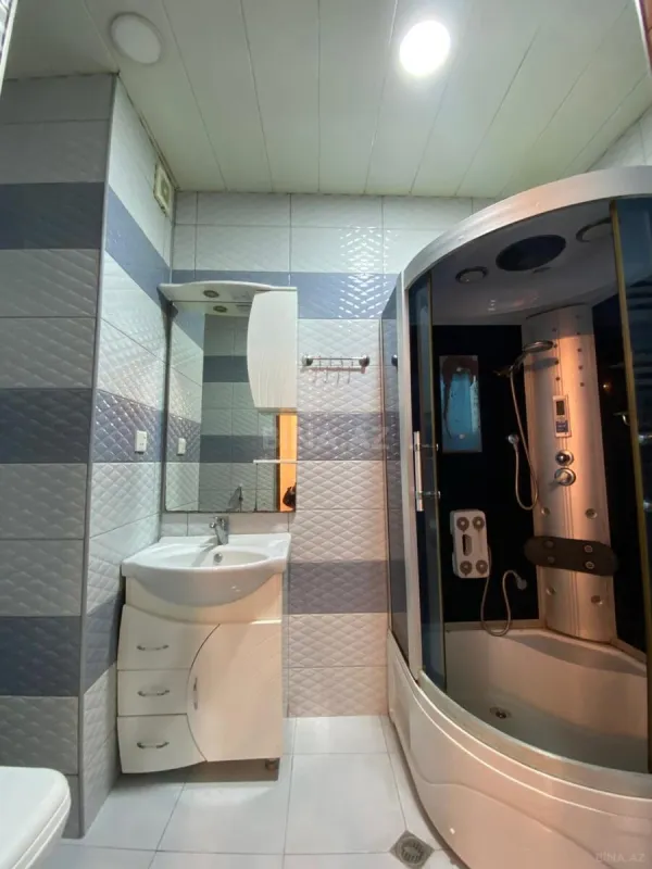 Kirayə verilir 2 otaqlı mənzil 75 m²