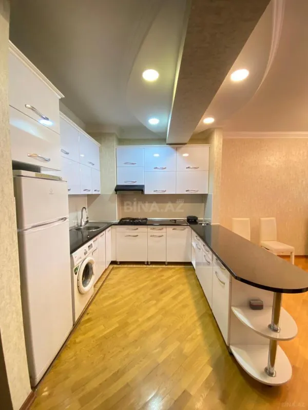 Kirayə verilir 2 otaqlı mənzil 75 m²