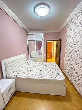 Kirayə verilir 2 otaqlı mənzil 75 m²