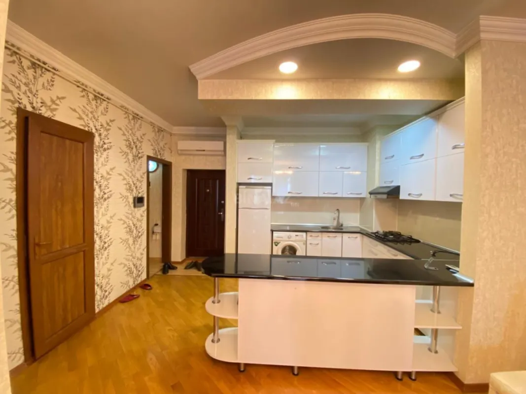 Kirayə verilir 2 otaqlı mənzil 75 m²