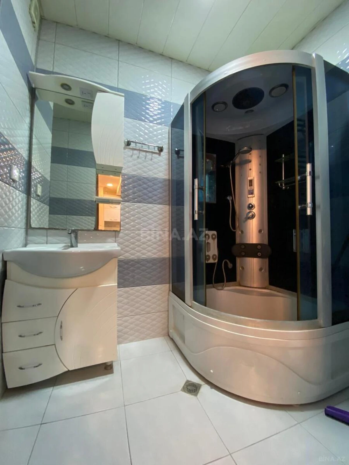 Kirayə verilir 2 otaqlı mənzil 75 m²