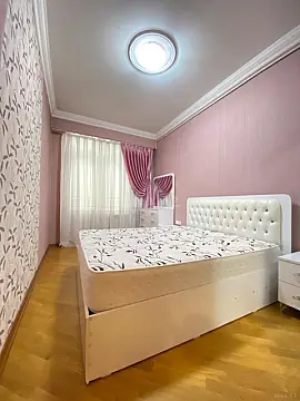 Kirayə verilir 2 otaqlı mənzil 75 m²