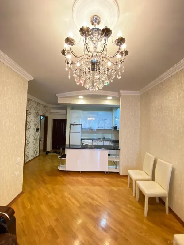 Kirayə verilir 2 otaqlı mənzil 75 m²