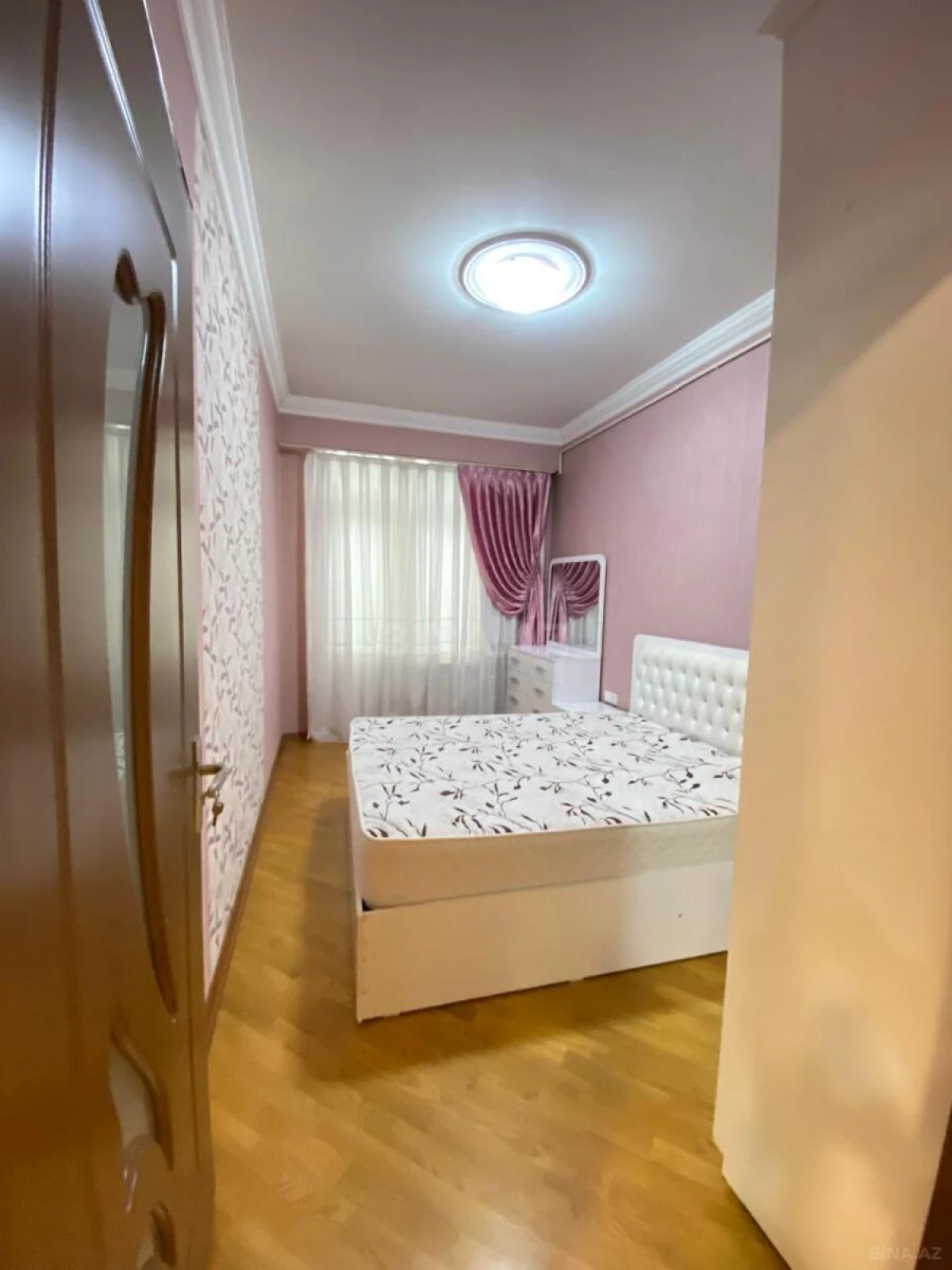 Kirayə verilir 2 otaqlı mənzil 75 m²