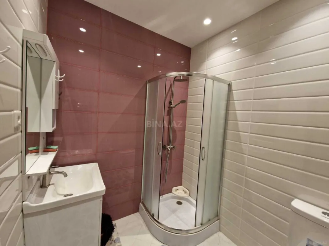 Kirayə verilir 2 otaqlı mənzil 75 m²