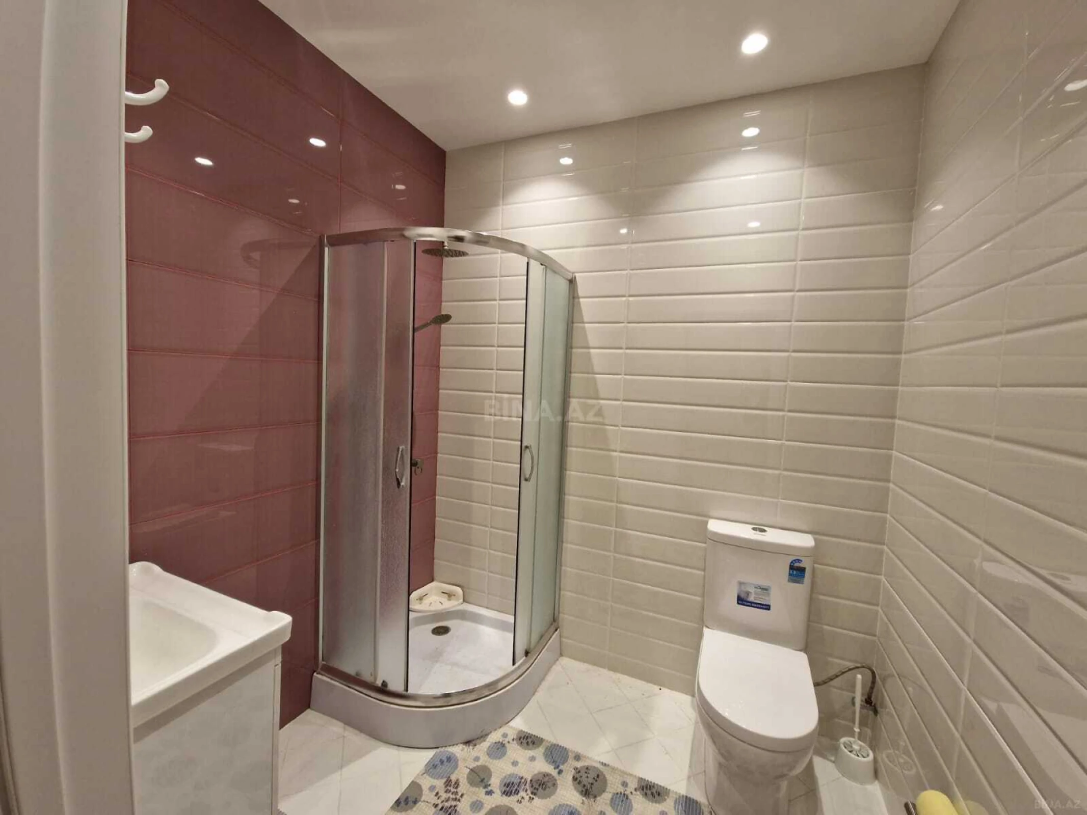 Kirayə verilir 2 otaqlı mənzil 75 m²