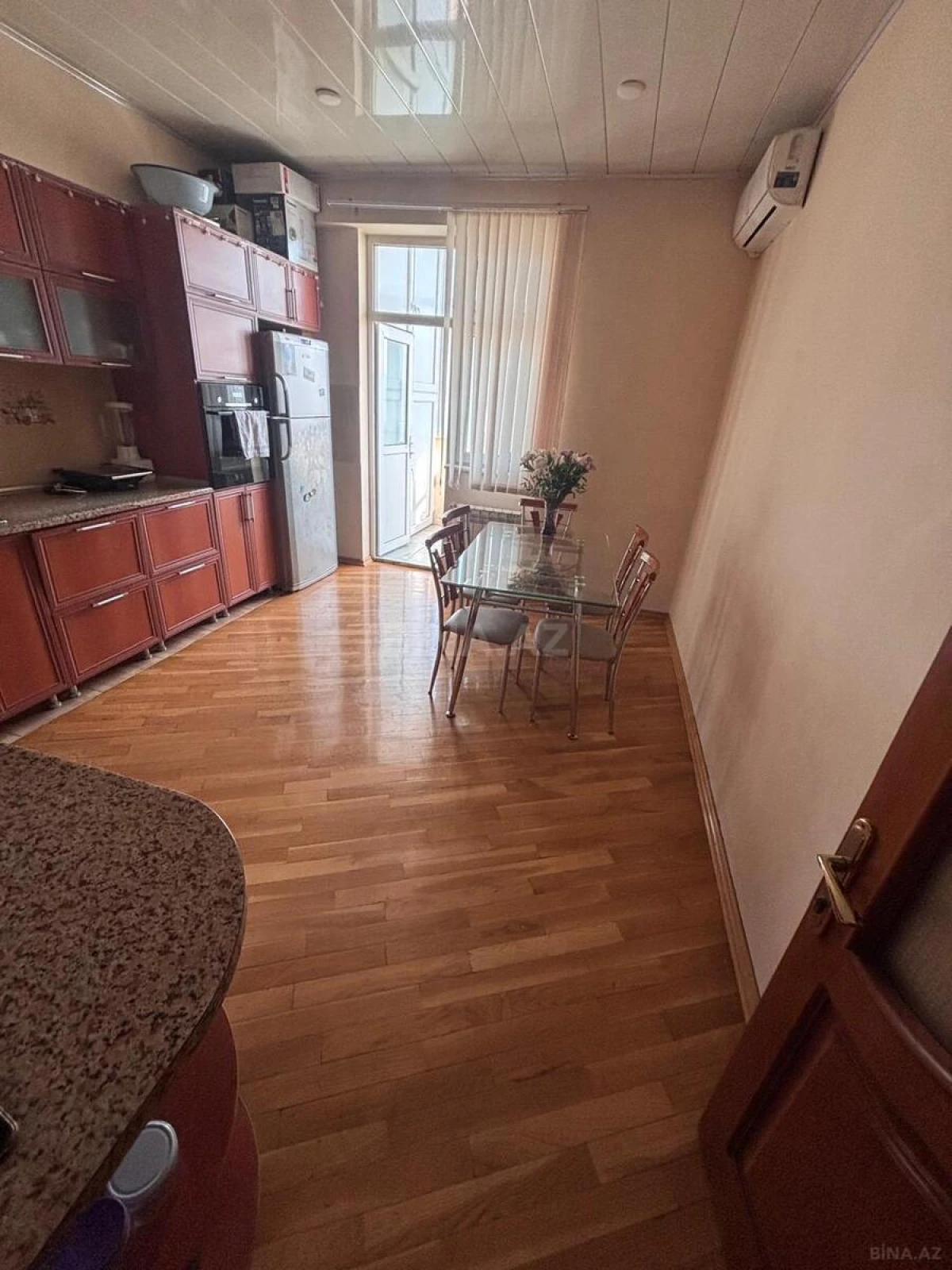 Satılır 3 otaqlı mənzil 124 m²