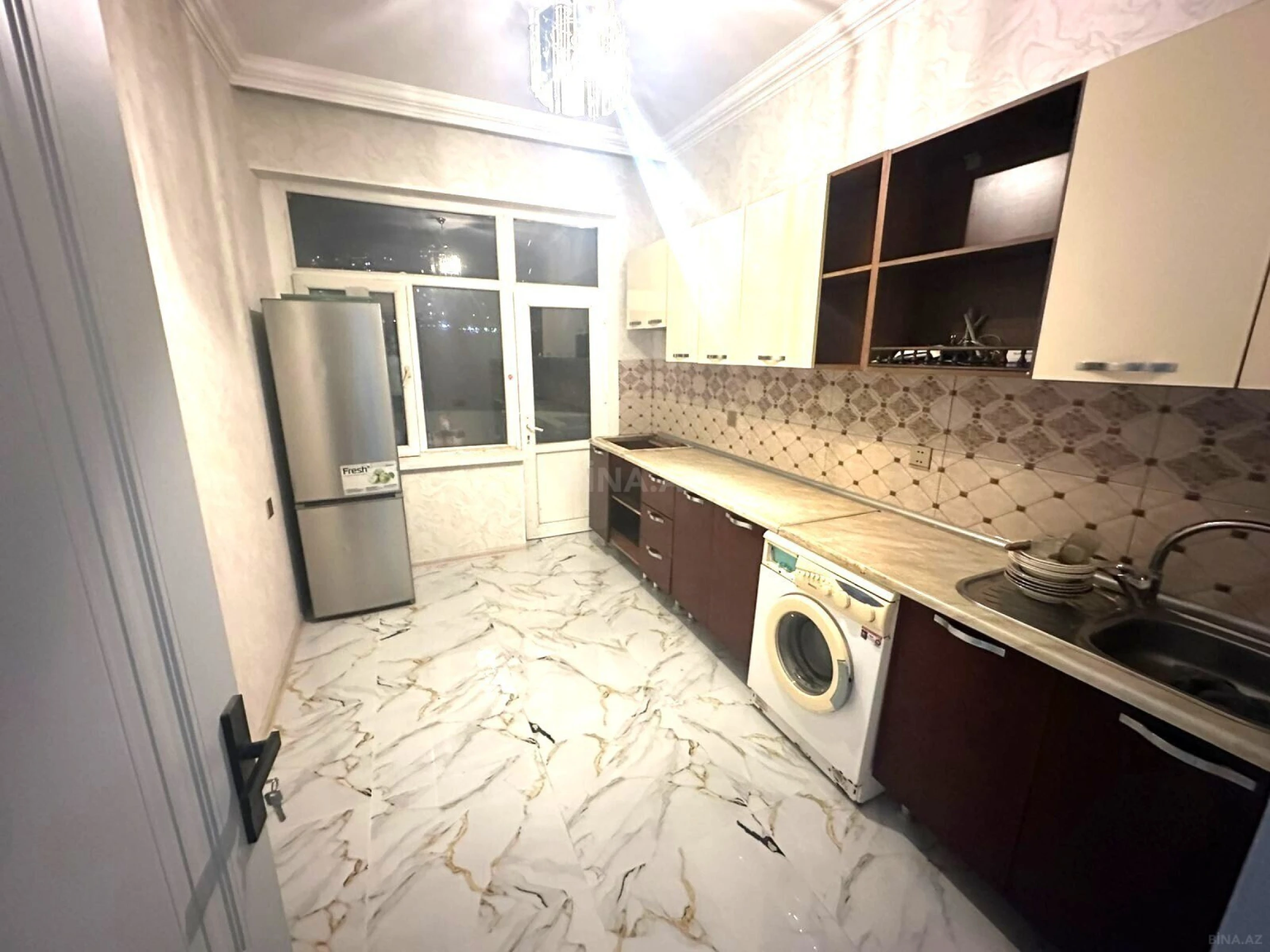 Kirayə verilir 2 otaqlı mənzil 70 m²