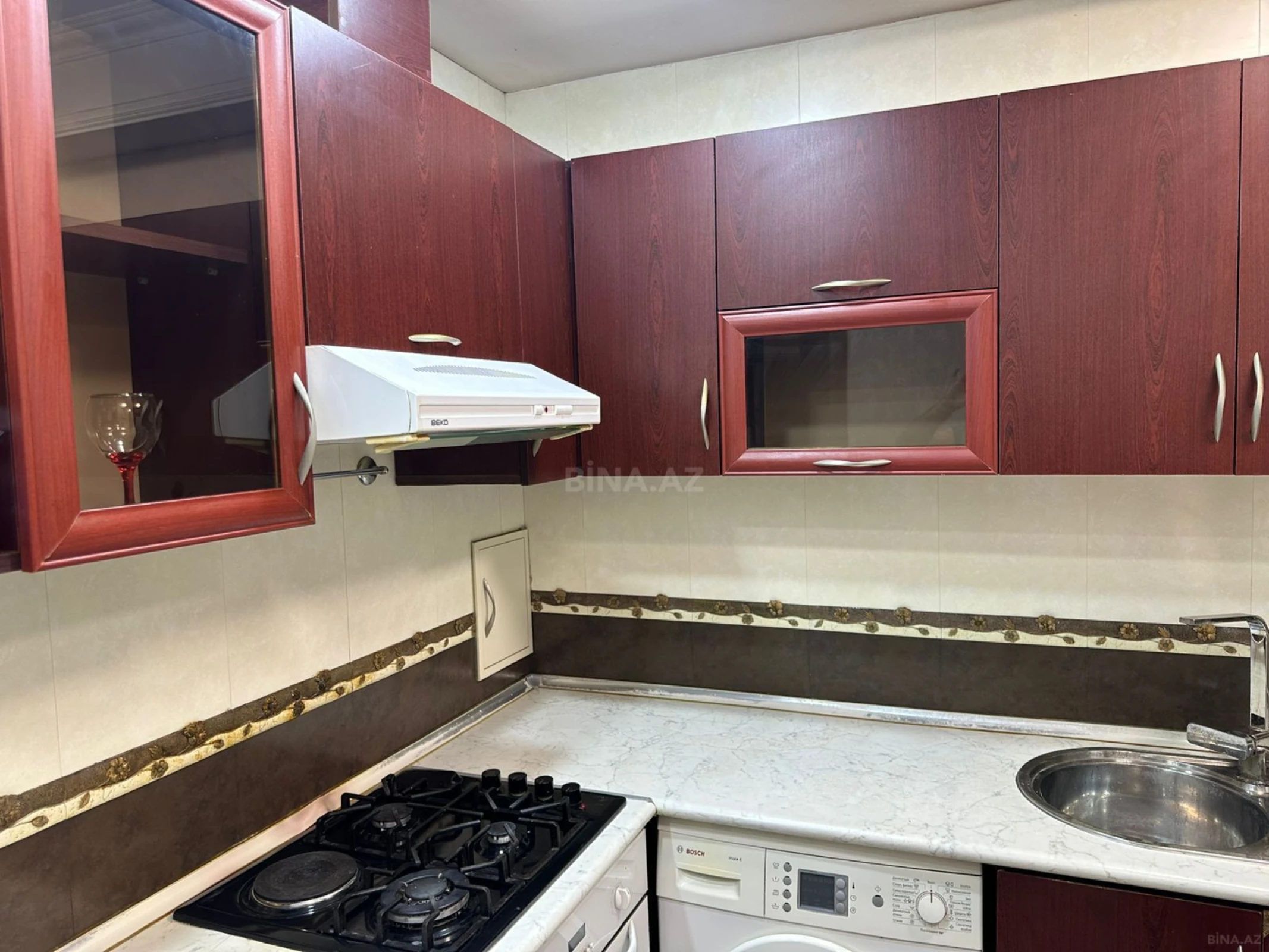 Kirayə verilir 2 otaqlı mənzil 67 m²