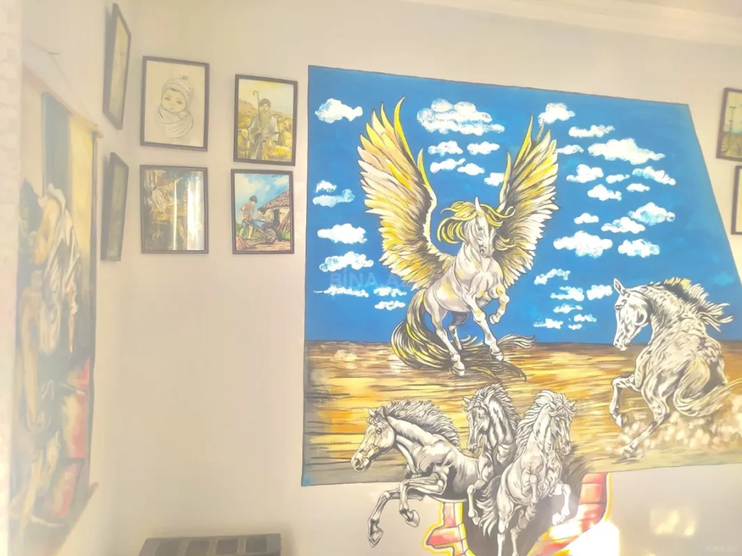 Satılır 5 otaqlı həyət evi 200 m²