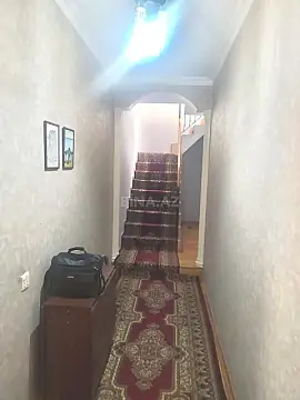 Satılır 5 otaqlı həyət evi 200 m²