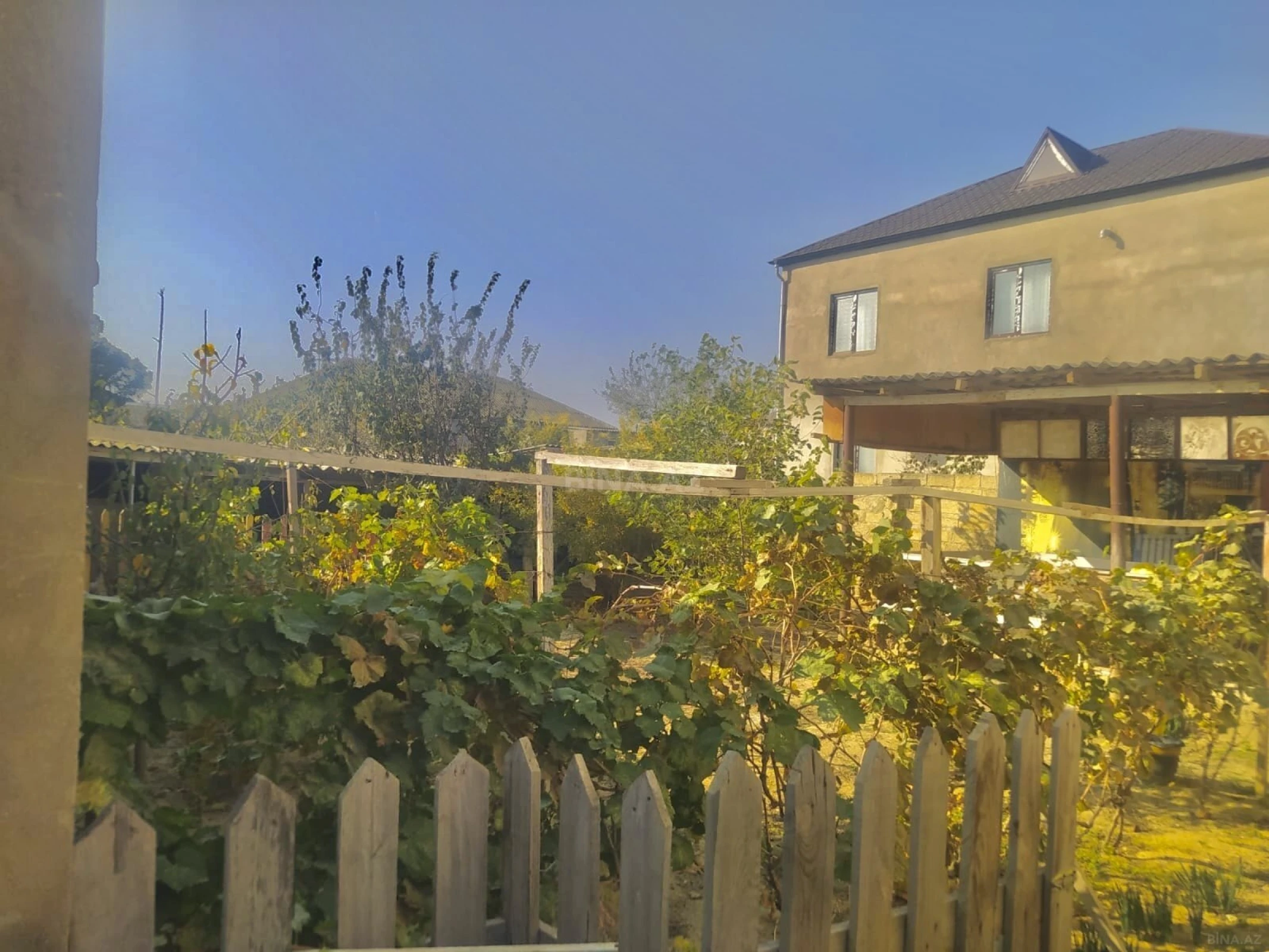 Satılır 5 otaqlı həyət evi 200 m²