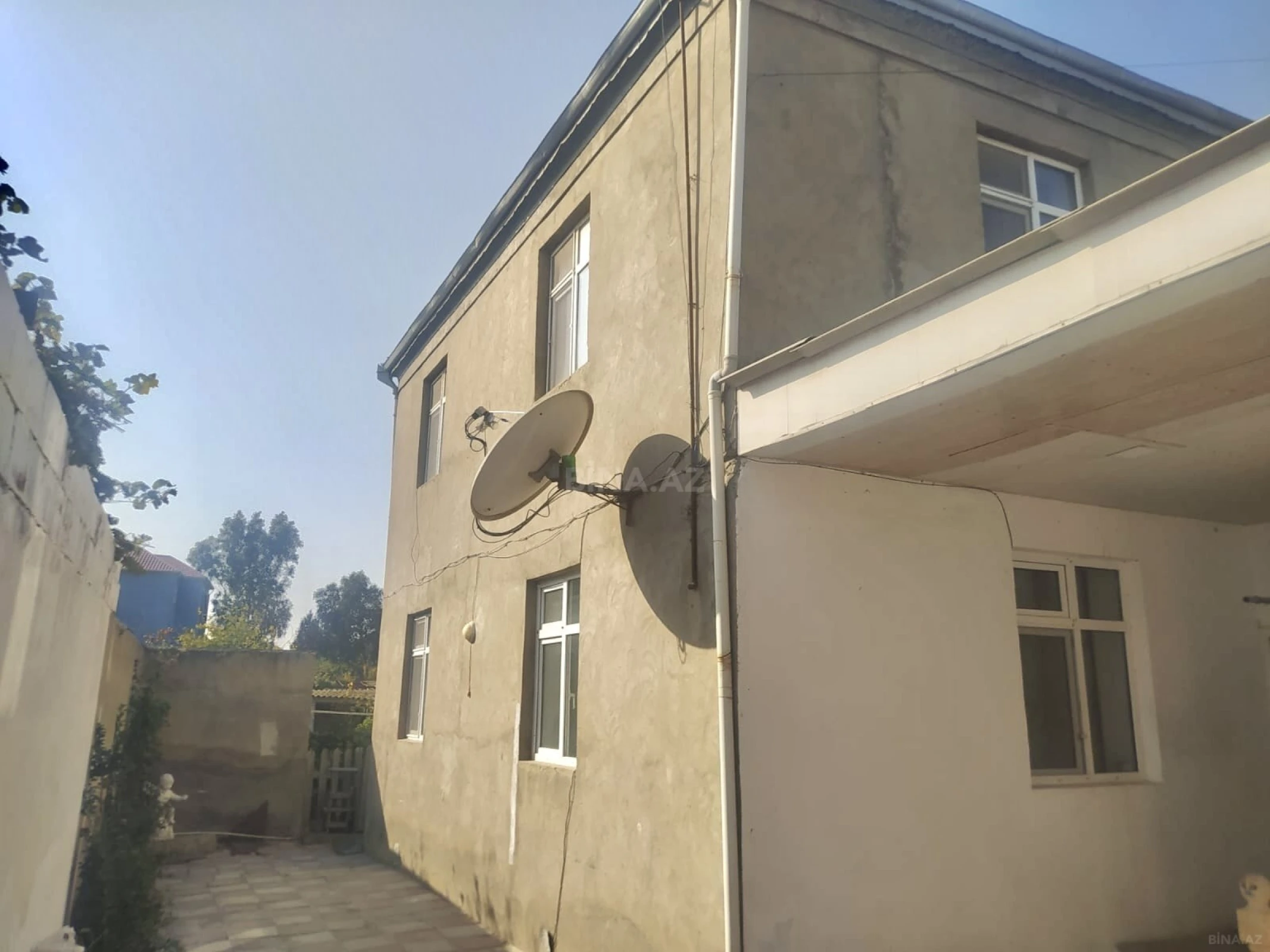 Satılır 5 otaqlı həyət evi 200 m²