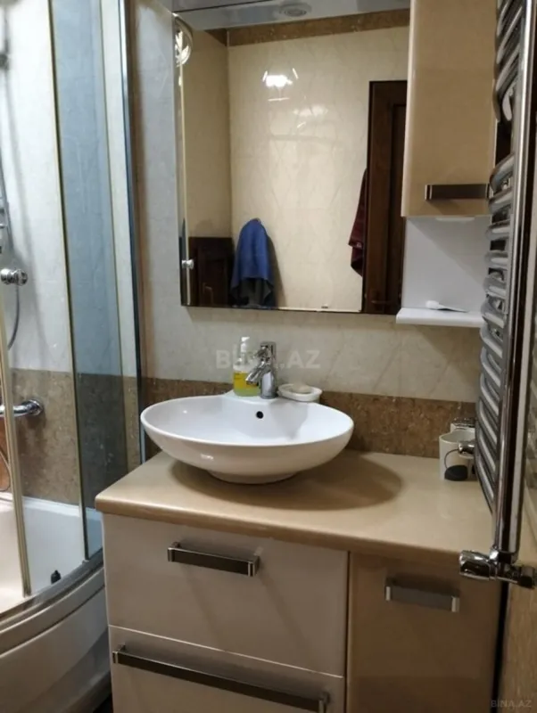 Satılır 5 otaqlı mənzil 120 m²