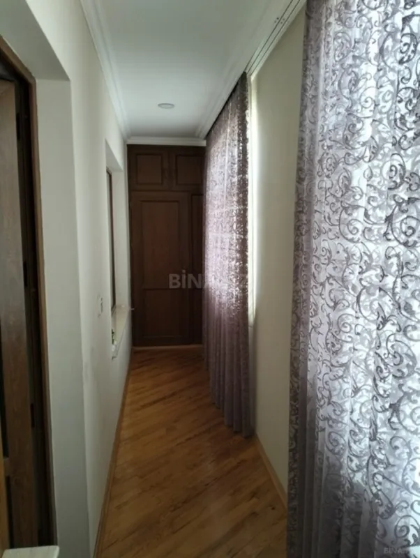 Satılır 5 otaqlı mənzil 120 m²