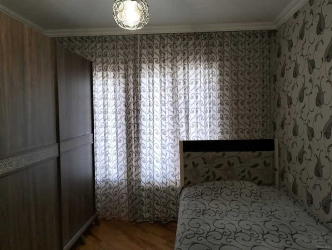 Satılır 5 otaqlı mənzil 120 m²