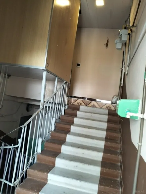 Satılır 5 otaqlı mənzil 120 m²