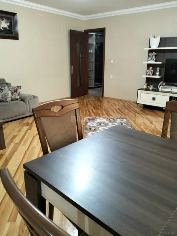Satılır 5 otaqlı mənzil 120 m²