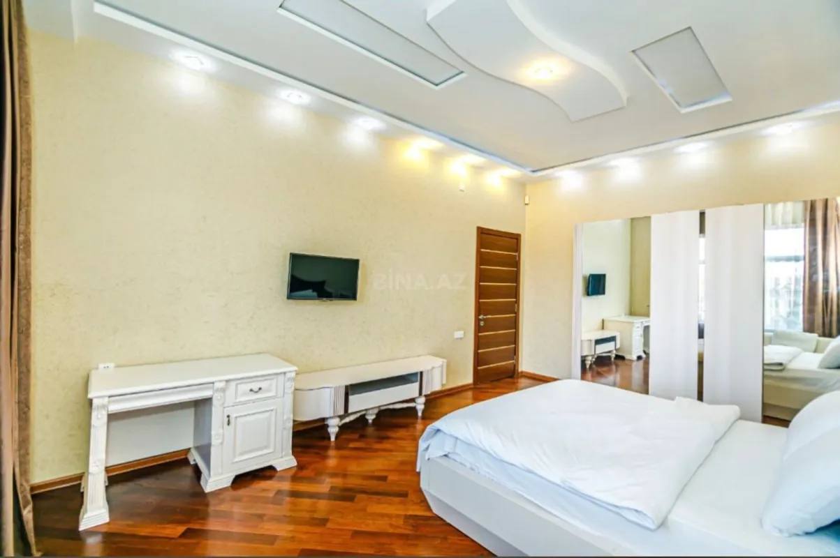 Kirayə verilir 9 otaqlı həyət evi 600 m²