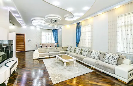 Kirayə verilir 9 otaqlı həyət evi 600 m²