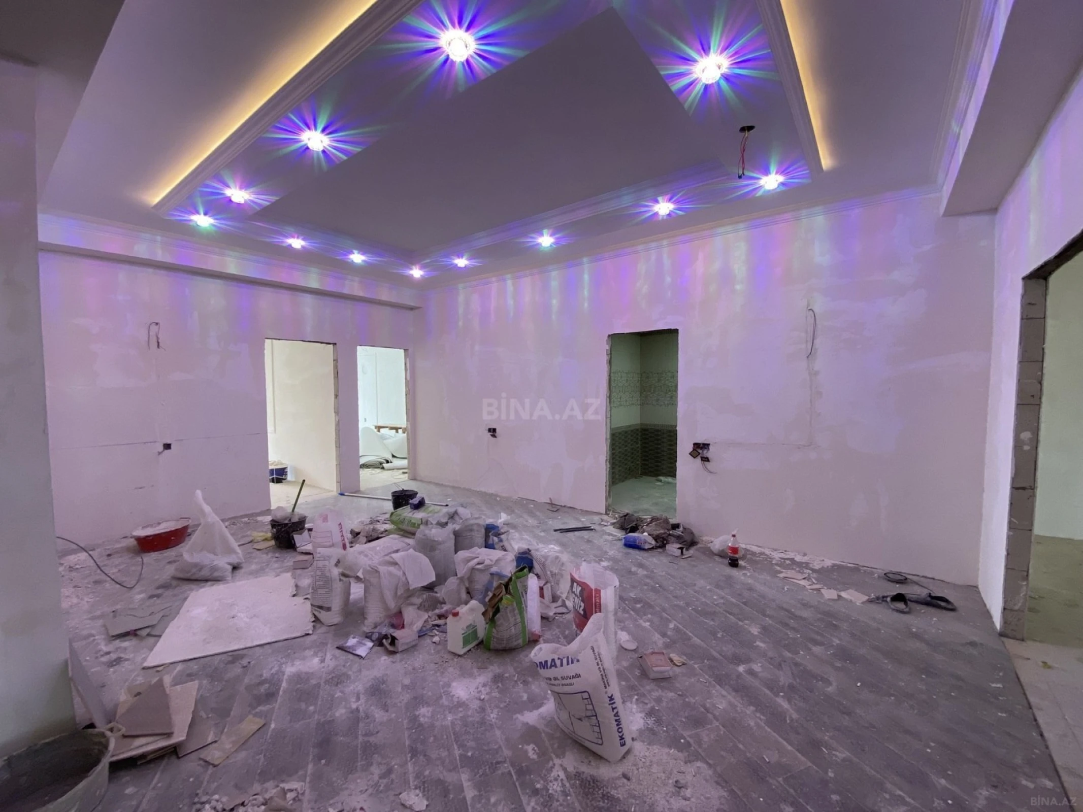 Satılır 3 otaqlı mənzil 175 m²