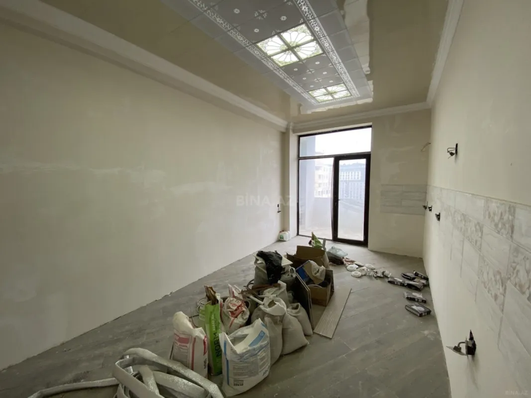 Satılır 3 otaqlı mənzil 175 m²