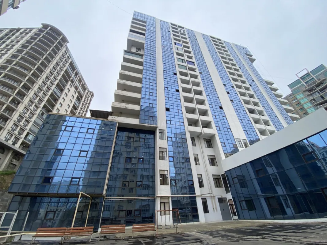 Satılır 3 otaqlı mənzil 175 m²