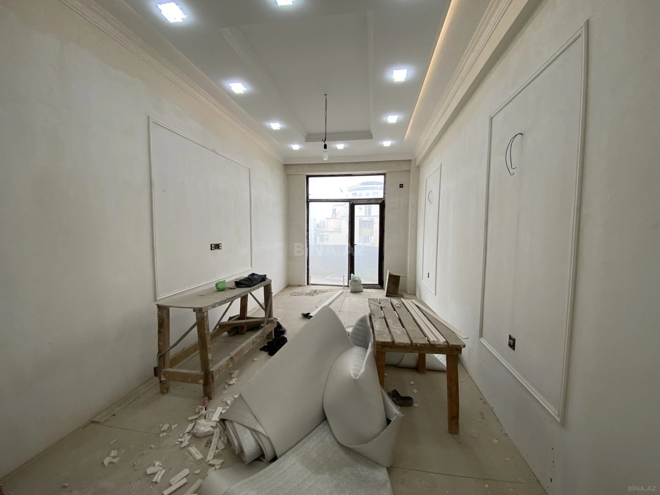 Satılır 3 otaqlı mənzil 175 m²