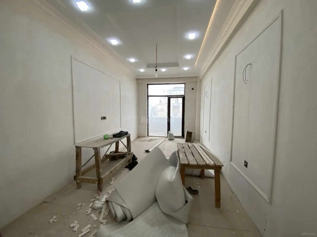 Satılır 3 otaqlı mənzil 175 m²