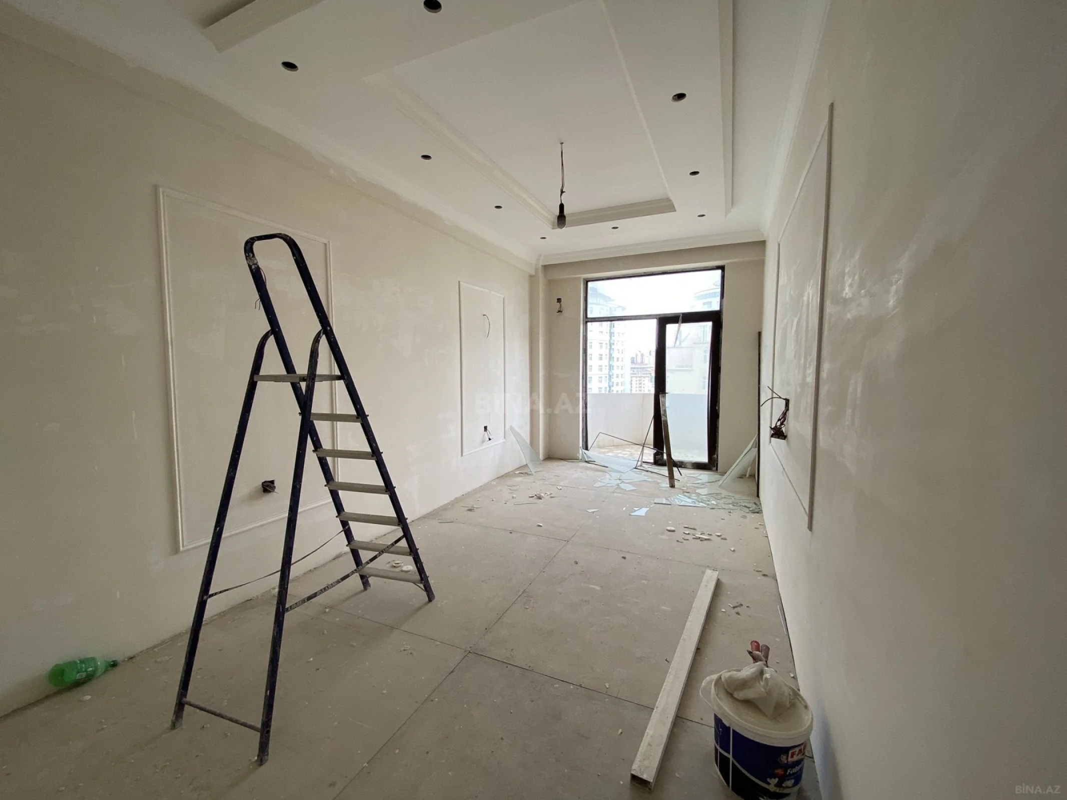 Satılır 3 otaqlı mənzil 175 m²
