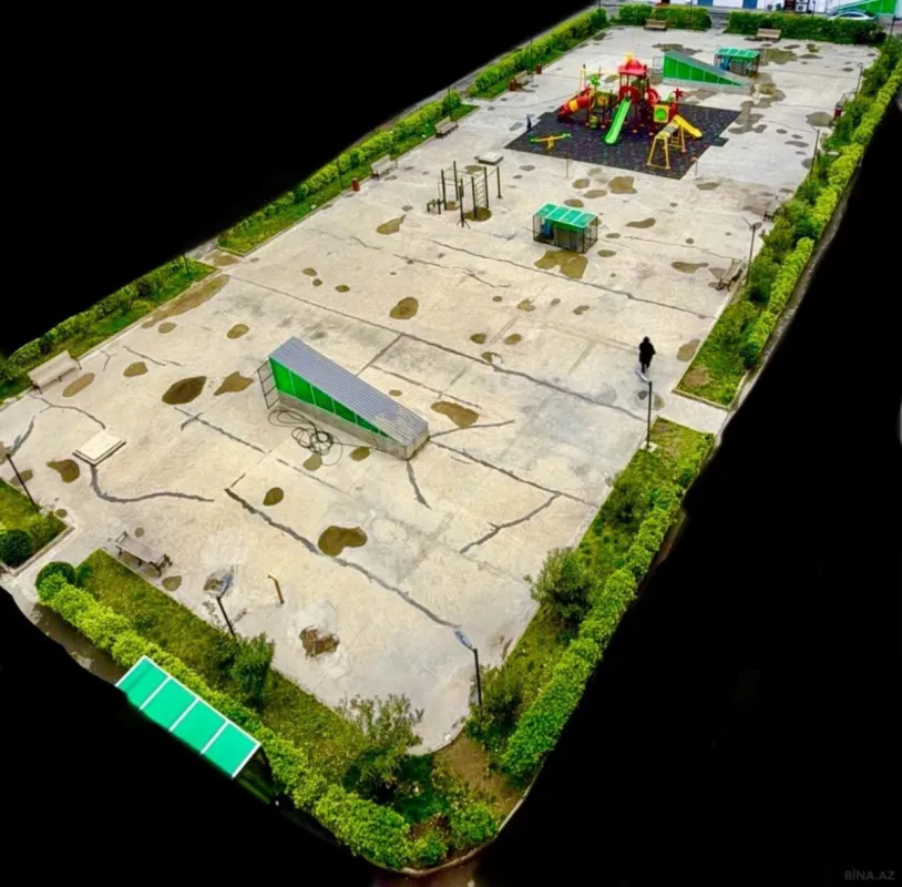Satılır 4 otaqlı mənzil 135 m²