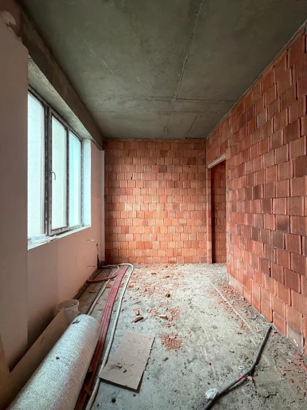 Satılır 4 otaqlı mənzil 135 m²
