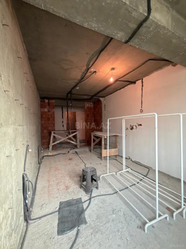 Satılır 4 otaqlı mənzil 135 m²