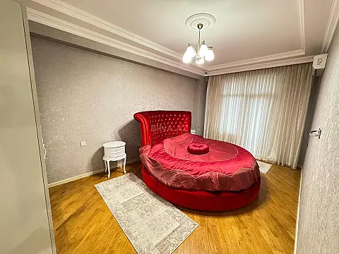 Kirayə verilir 2 otaqlı mənzil 100 m²