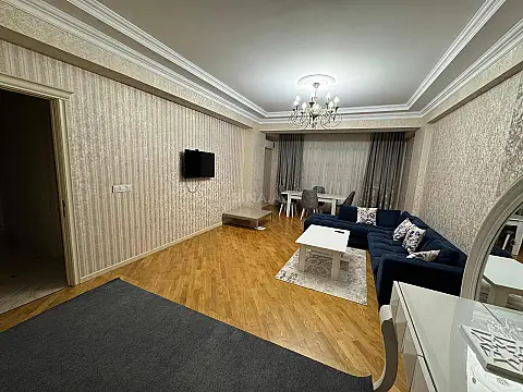 Kirayə verilir 2 otaqlı mənzil 100 m²