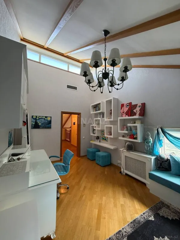 Satılır 6 otaqlı həyət evi 330 m²